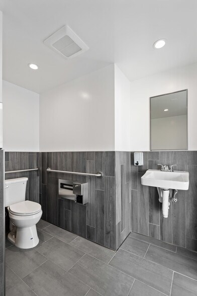 More Photos Of 2575 Flores St, San Mateo Office For Lease