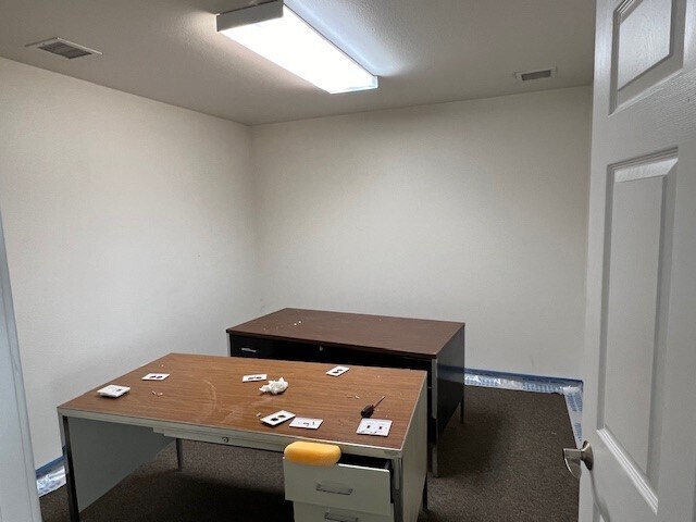 More Photos Of 784 Valley Ct, Grand Junction Light Distribution For Lease