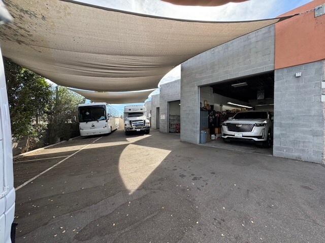More Photos Of 811 N Scottsdale Rd, Scottsdale Auto Dealership For Lease