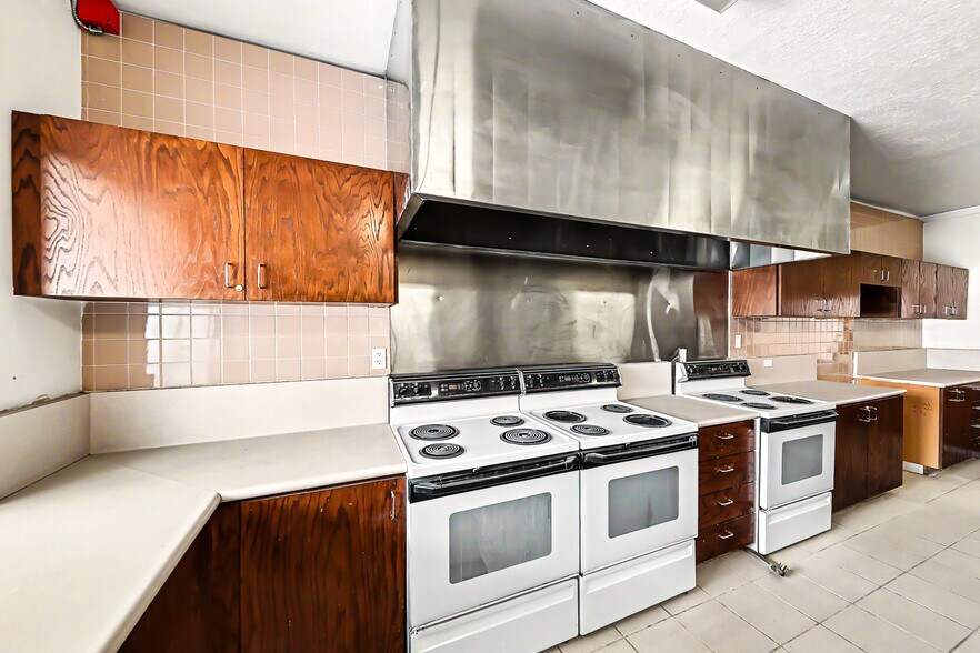 More Photos Of 2401 E Tonopah Ave, North Las Vegas Religious Facility For Sale