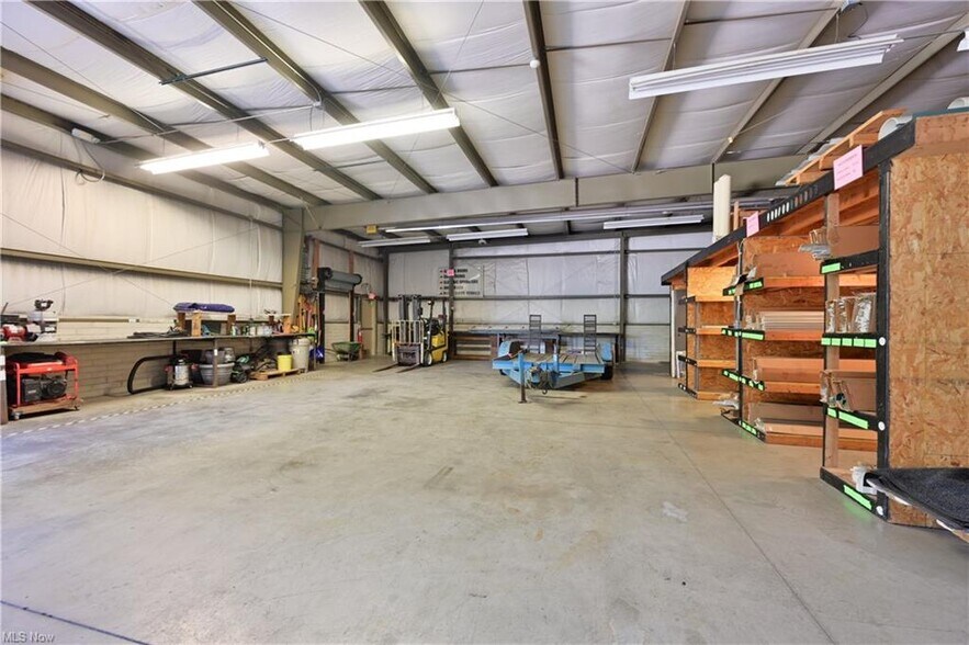 More Photos Of 938 Lorain Blvd, Elyria General Retail For Sale