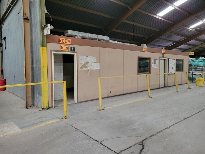 More Photos Of 2198 S Pacific Ave, Yuma Distribution For Lease