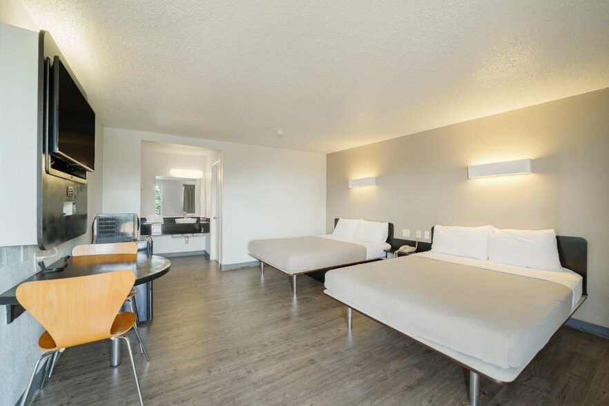 More Photos Of 5522 N Pan Am Expy, San Antonio Hotel For Sale