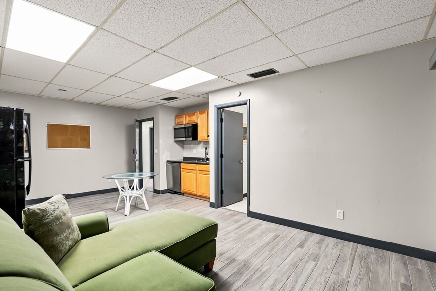 More Photos Of 901 N Grove St, Eustis Medical For Sale