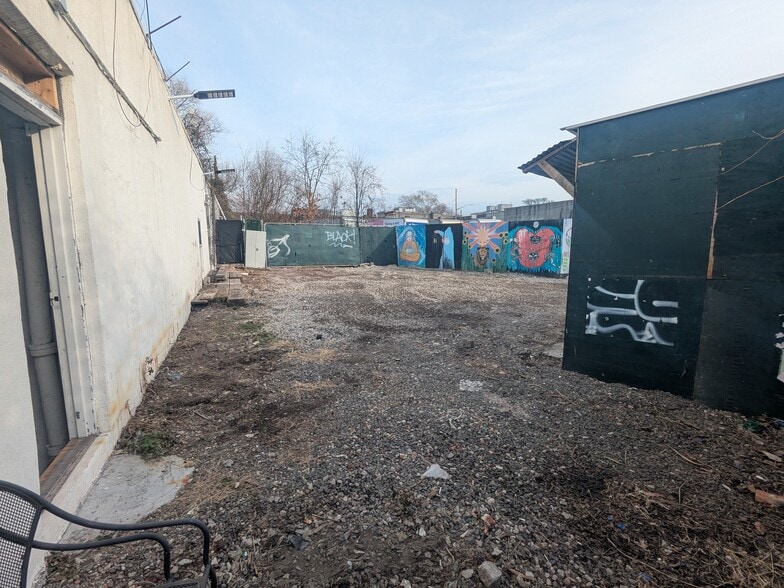 More Photos Of 39 Knickerbocker Ave, Brooklyn Land For Lease