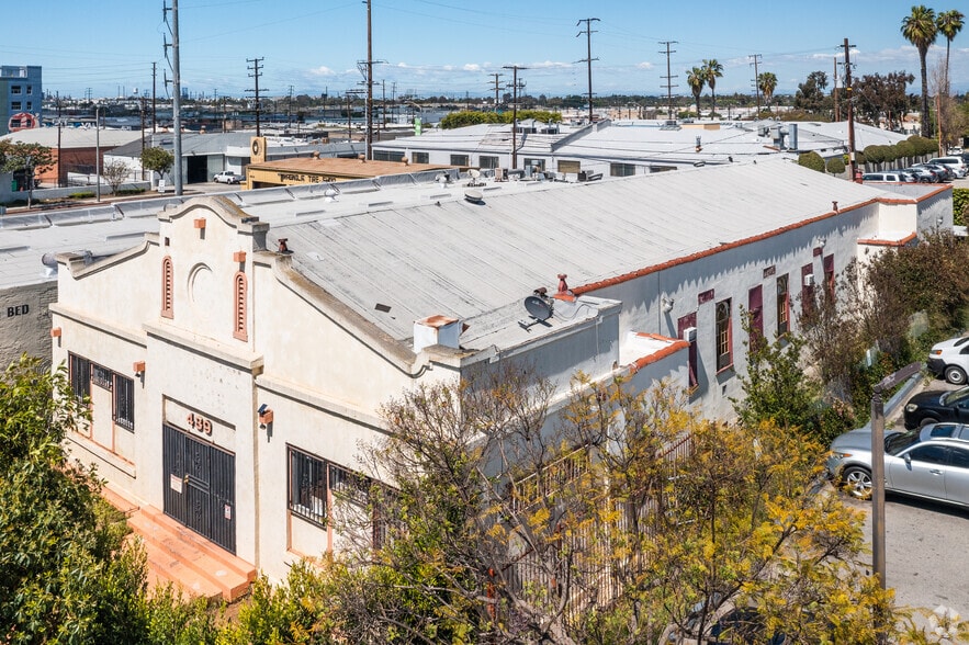 More Photos Of 439 W Anaheim St, Long Beach Freestanding For Sale