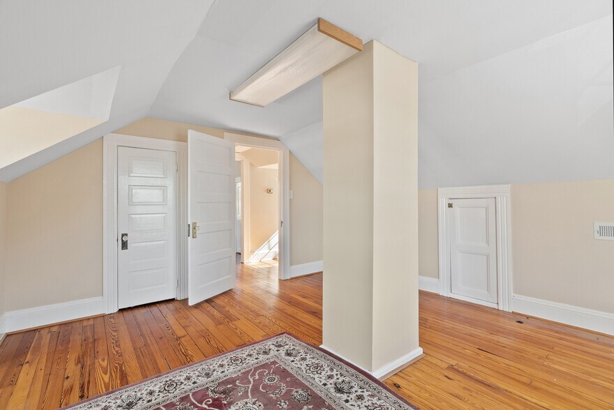 More Photos Of 605 E Nine Mile Rd, Highland Springs Office Residential For Sale