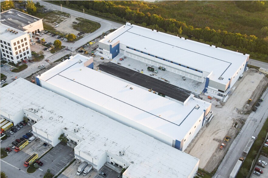 More Photos Of 11550 NW 124th St, Medley Unknown For Lease