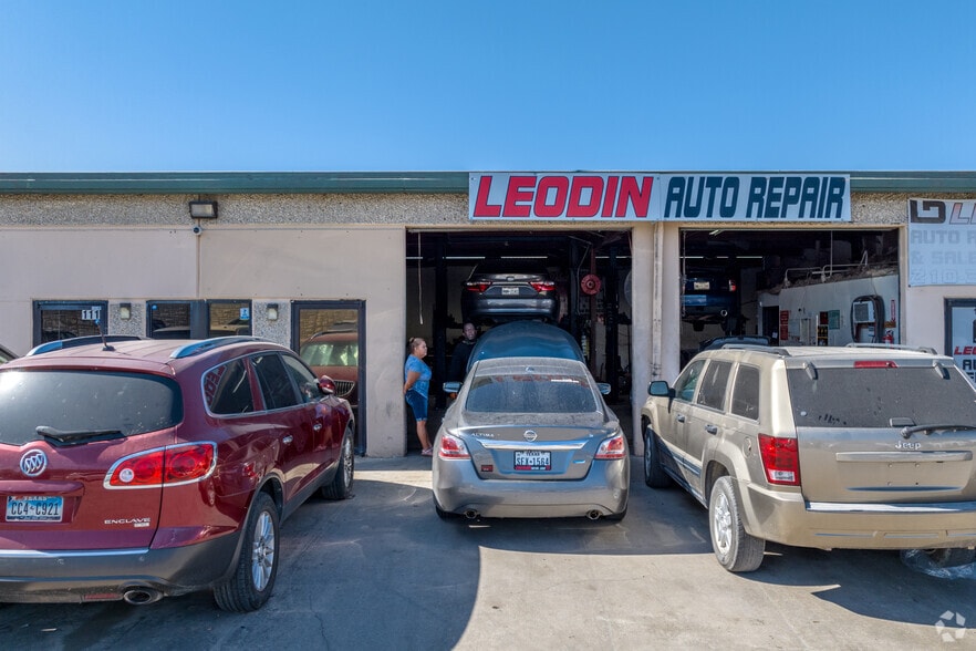 More Photos Of 10415 Perrin Beitel Rd, San Antonio Unknown For Lease