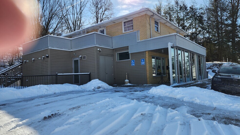 More Photos Of 1017 Highland Ave, Greensburg Restaurant For Sale