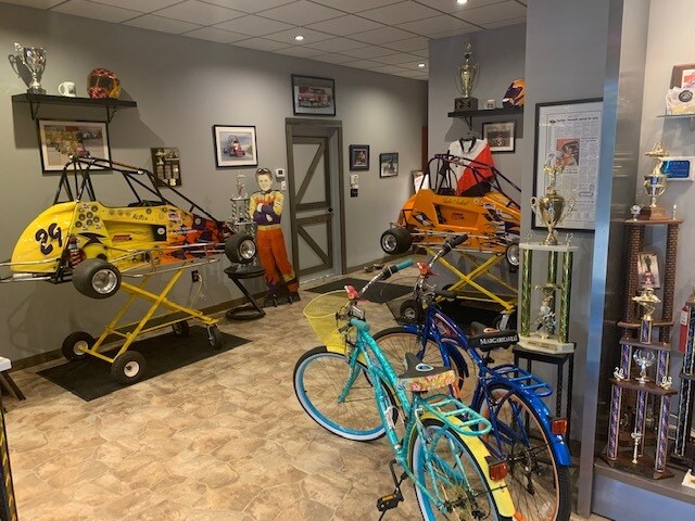 More Photos Of 4271 Calhoun Memorial Hwy, Easley Showroom For Sale