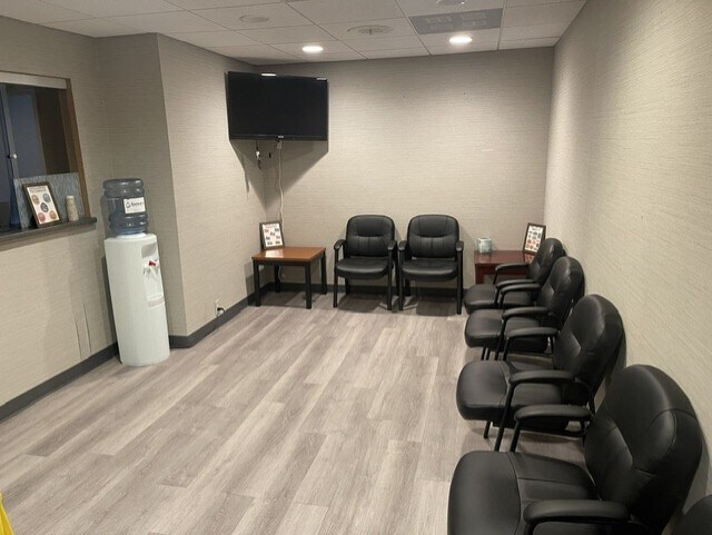 More Photos Of 303 S Main St, Mishawaka Medical For Lease
