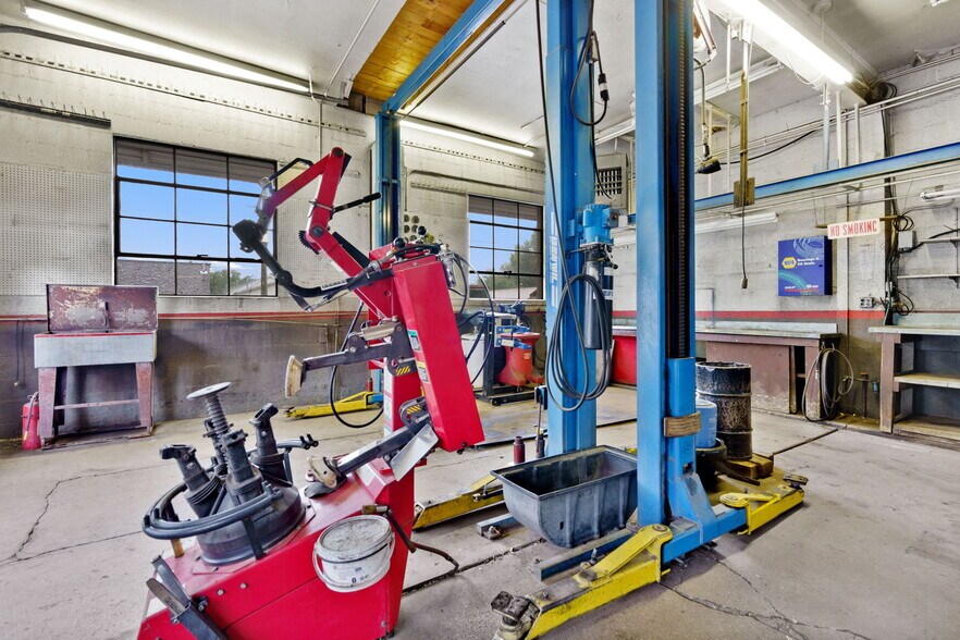 More Photos Of 1822 Logan Ave, Cheyenne Service For Sale