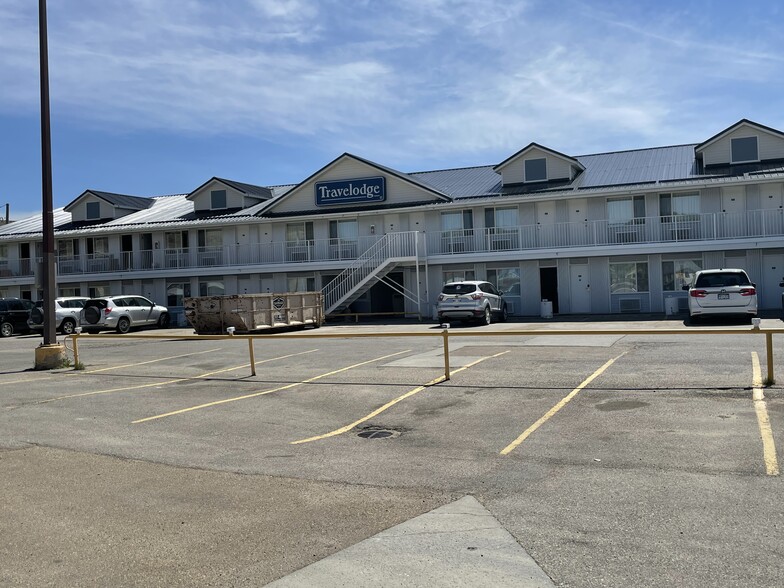 Primary Photo Of 101 Grove Pl, Drumheller Hotel For Sale