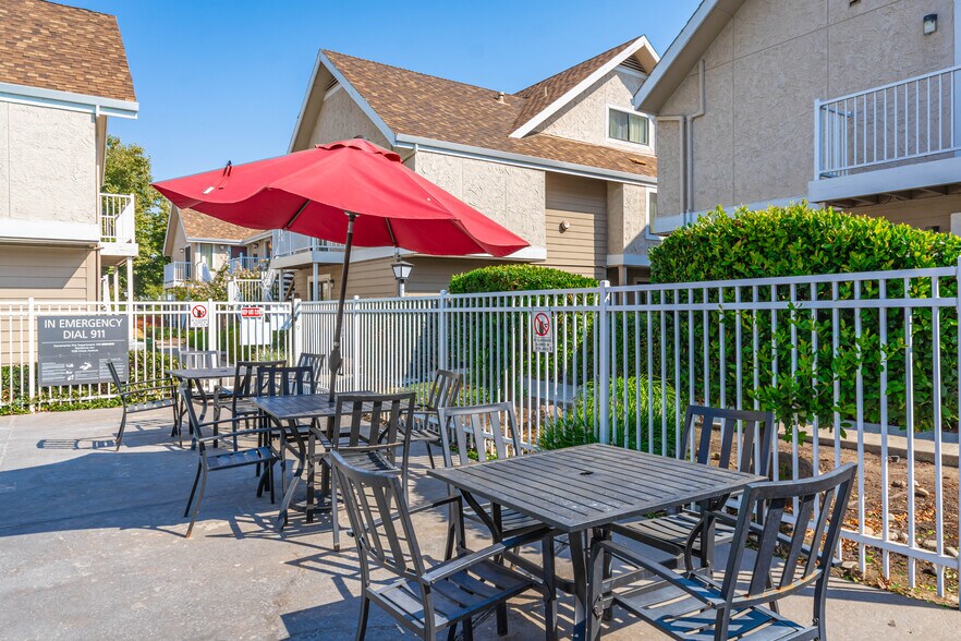 More Photos Of 1530 Howe Ave, Sacramento Hotel For Sale