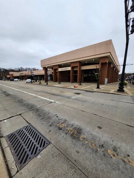 More Photos Of 2 N Mill St, New Castle Bank For Sale
