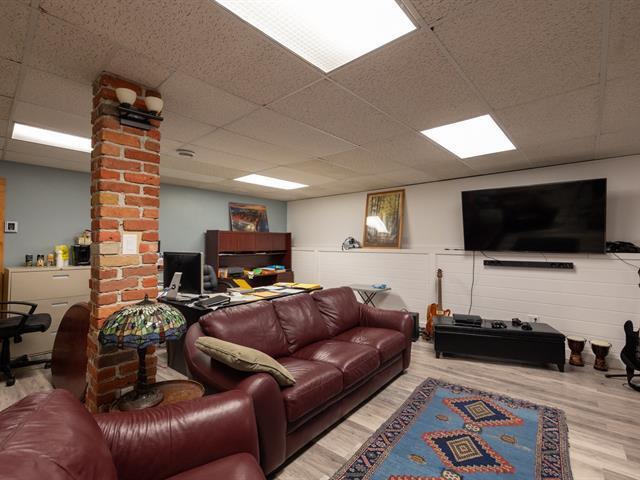 More Photos Of 91 Rue Sainte-Anne, Montréal Storefront Retail Residential For Sale