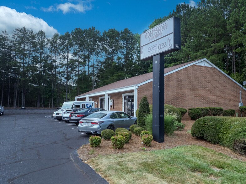 More Photos Of 621-625 Huntsman Ct, Gastonia Medical For Lease