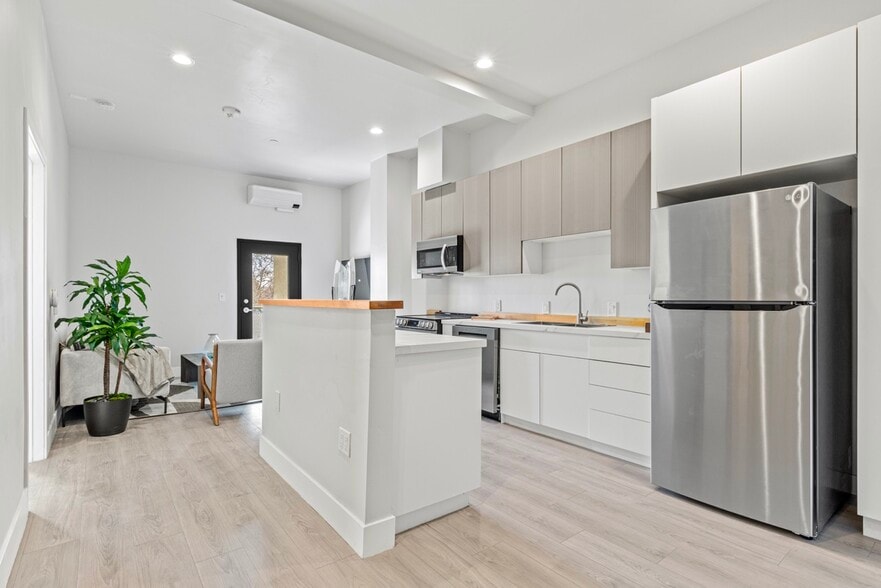 More Photos Of 1915 S St, Sacramento Apartments For Sale