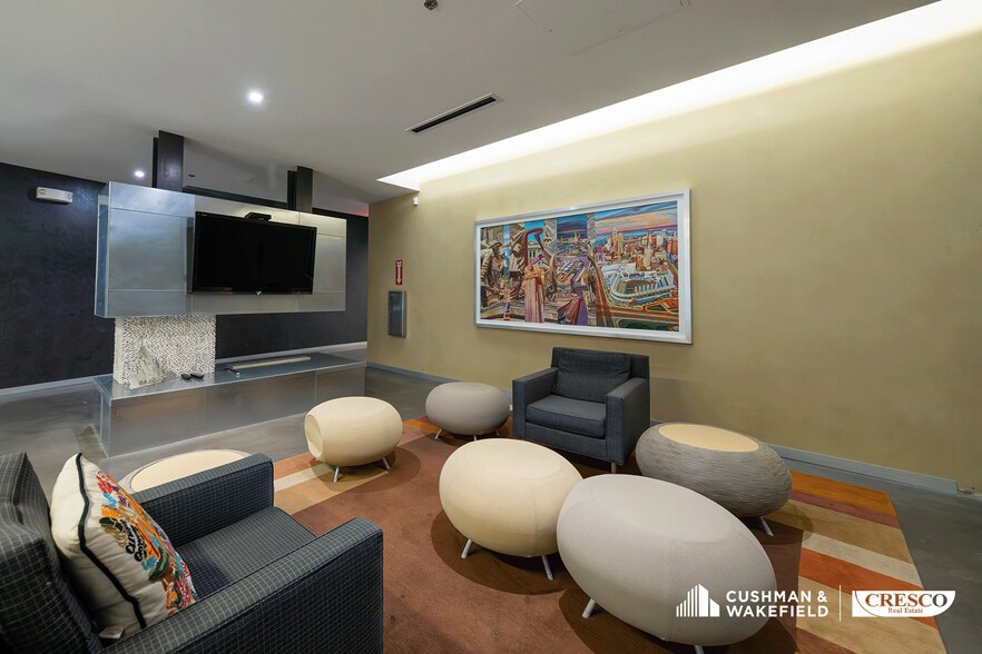 More Photos Of 31099 Chagrin Blvd, Pepper Pike Office For Sale