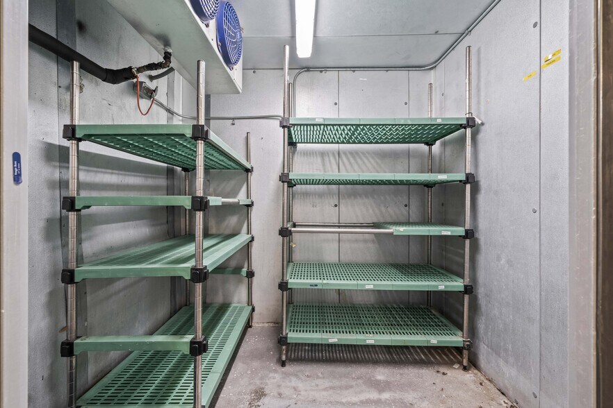 More Photos Of 4950 S Loop 289, Lubbock Restaurant For Lease