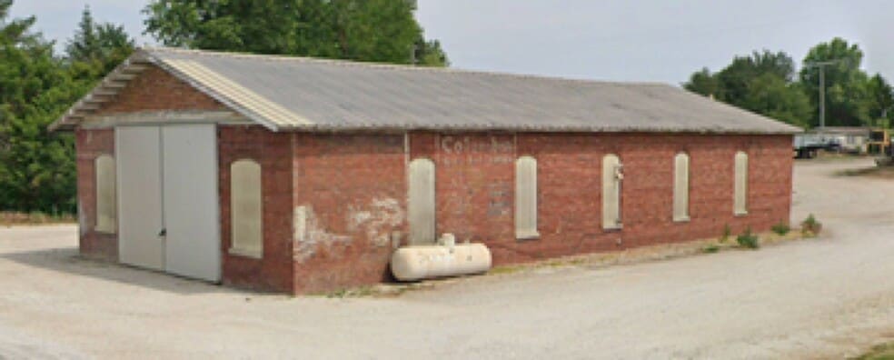 More Photos Of 135 E Main St, Good Hope Warehouse For Sale