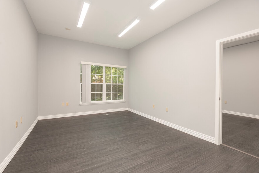 More Photos Of 9638 Greenville Ave, Dallas Office For Lease