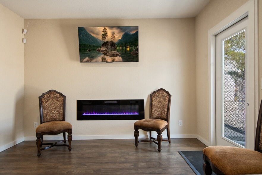 More Photos Of 7116 Rose Ave, Orlando Auto Dealership For Sale