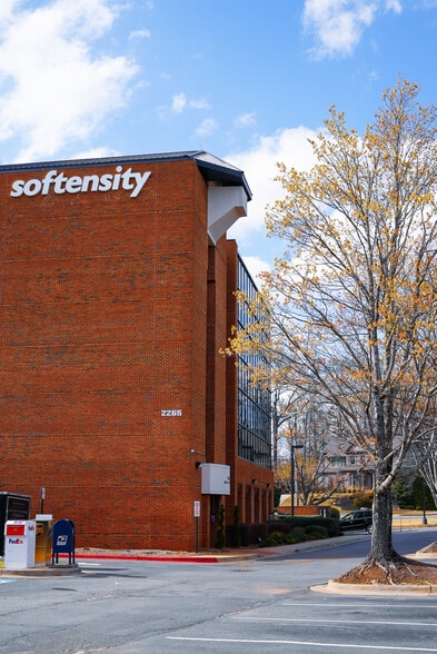 More Photos Of 2265 Roswell Rd, Marietta Office For Lease