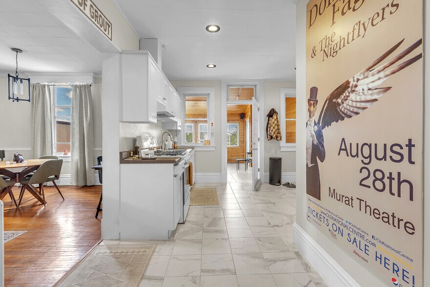 More Photos Of 105 1/2 S Court St, Crown Point General Retail For Sale