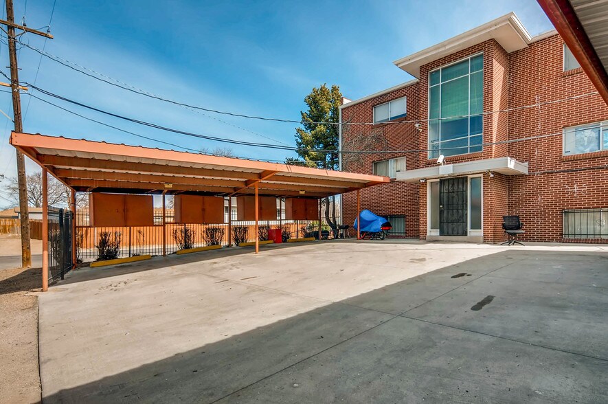 More Photos Of 1695 Clinton St, Aurora Apartments For Sale