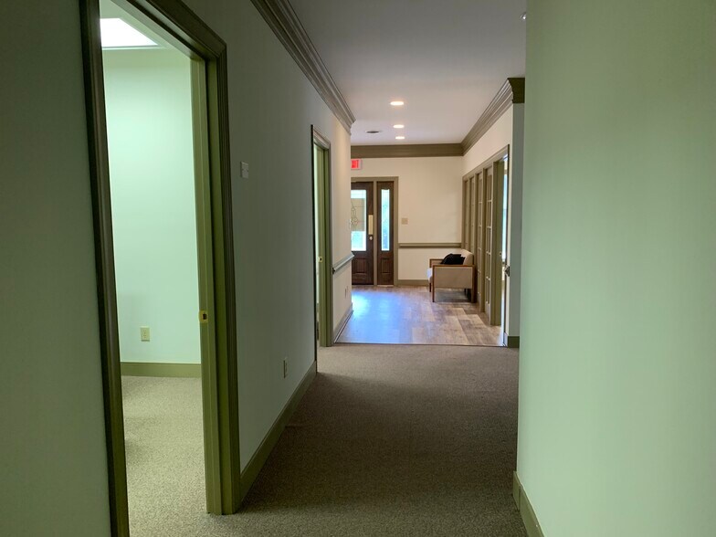 More Photos Of 475 McLaws Cir, Williamsburg Medical For Lease