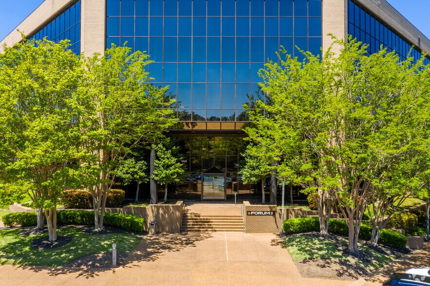 More Photos Of 1790 Kirby Pky, Memphis Office For Lease