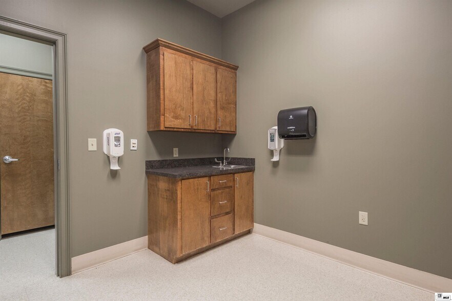 More Photos Of 3995 Sterlington Rd, Monroe Medical For Sale