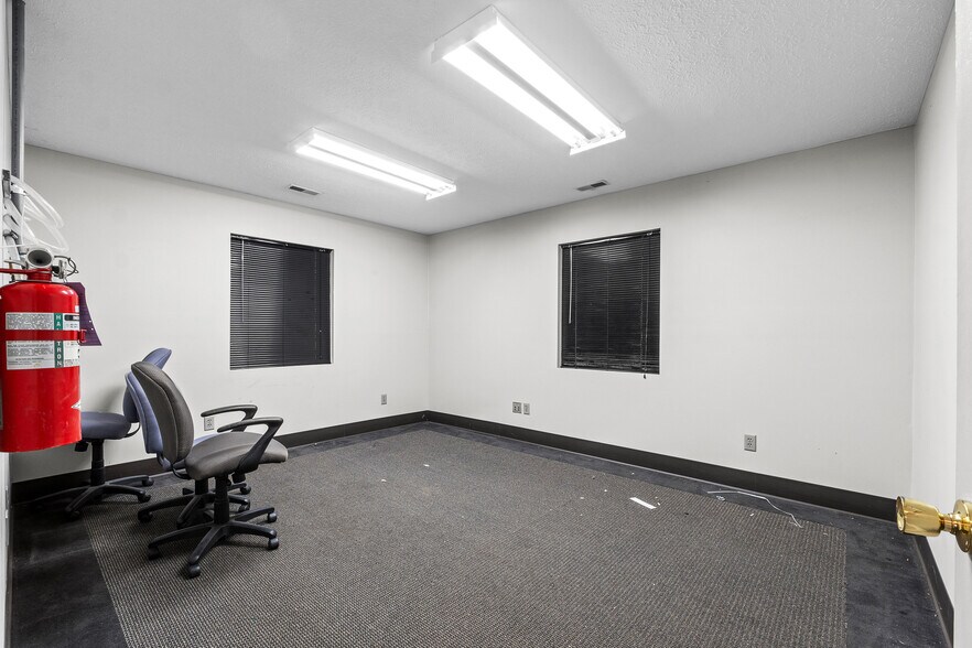 More Photos Of 7200 Highway 150, Greenville Office For Sale