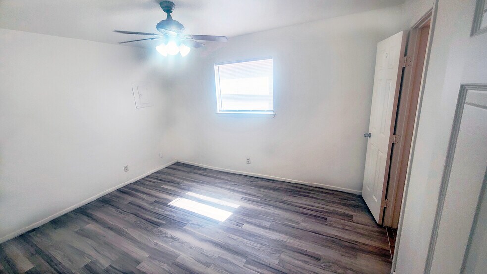 More Photos Of 711 S Austin Ave, Tulia Apartments For Sale