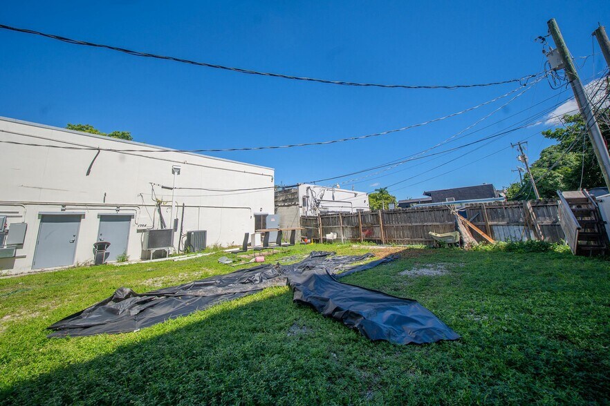 More Photos Of 1788-1792 SW 8th St, Miami General Retail For Sale