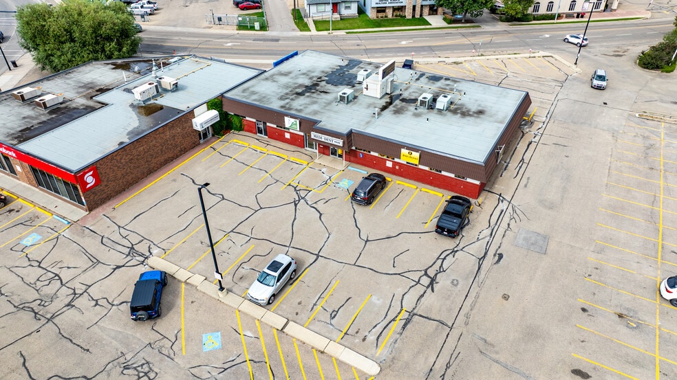 More Photos Of 4419 50 Ave, Red Deer Storefront Retail Office For Lease