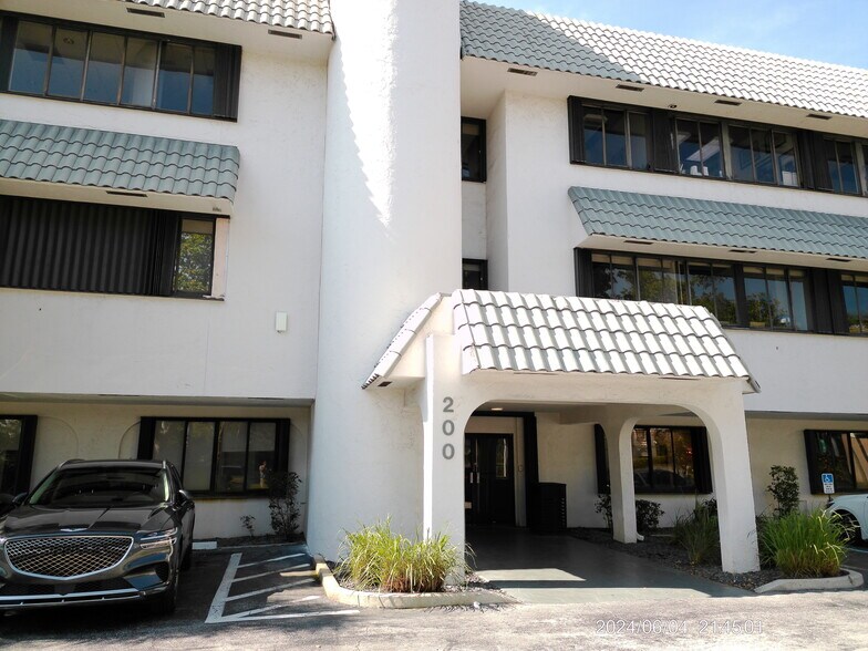 More Photos Of 200 W Palmetto Park Rd, Boca Raton Office For Lease