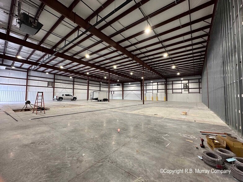 More Photos Of 802 Lillian, Strafford Warehouse For Lease