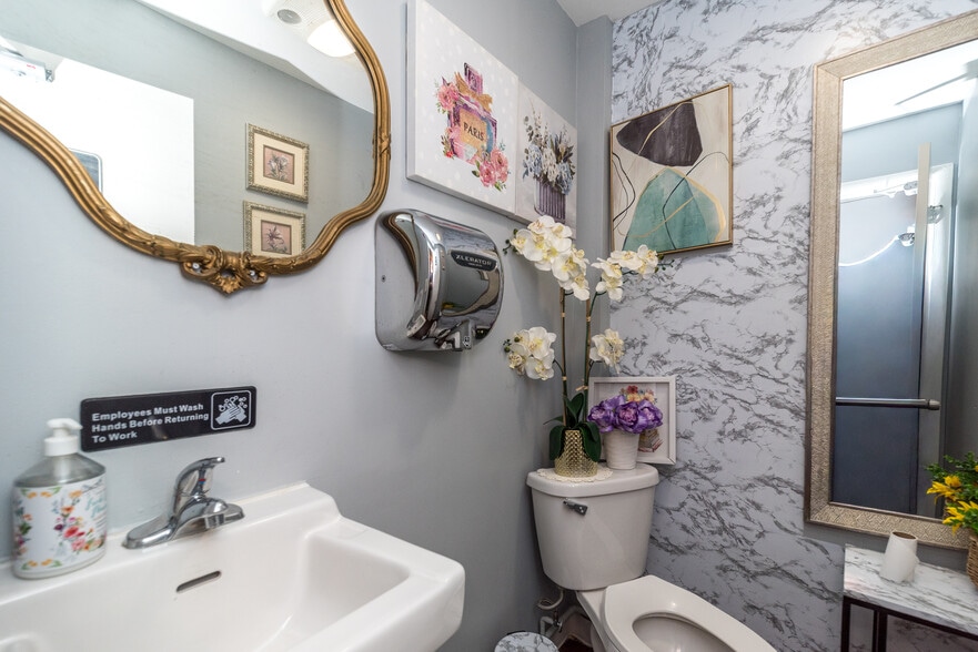 More Photos Of 9 Church St, Lambertville General Retail For Sale