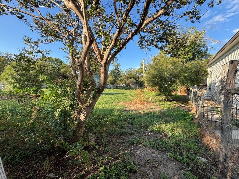 More Photos Of 11619 Castro Ave, La Coste Land For Sale