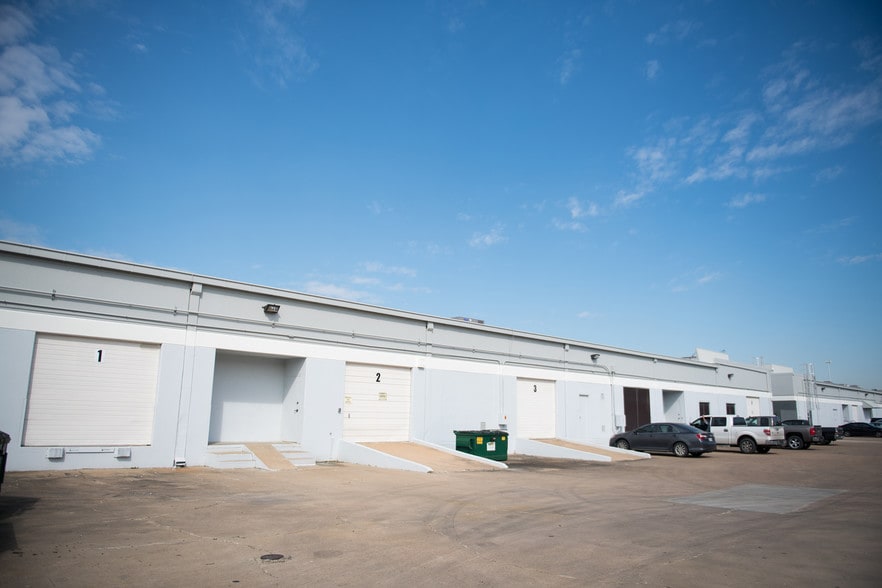 More Photos Of 8901-8933 Interchange Dr, Houston Unknown For Lease