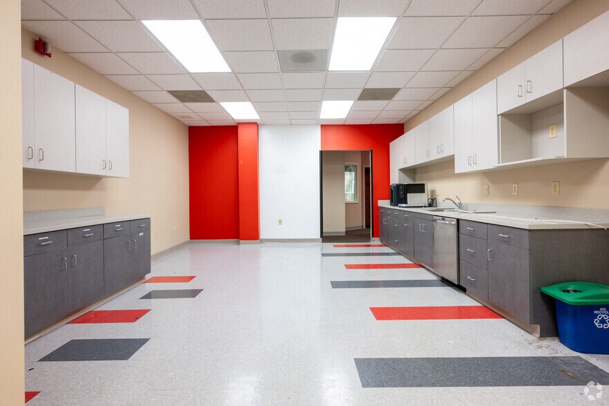 More Photos Of 2 Pai Park, Greensboro Office For Sale