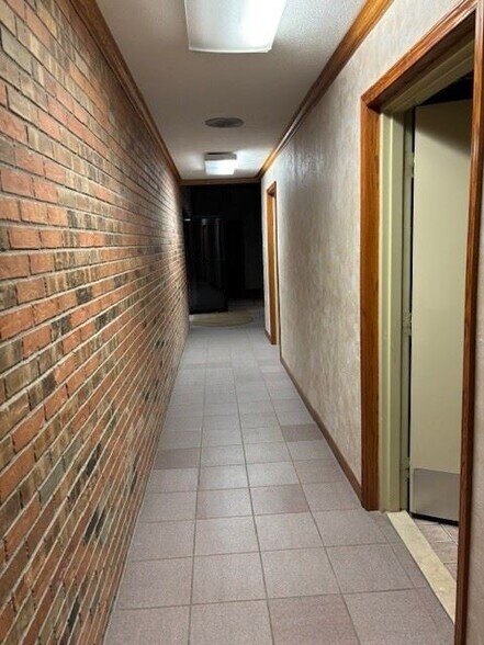 More Photos Of 7085 E Dr N, Battle Creek Office For Lease