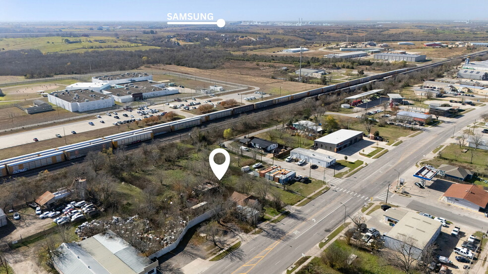 More Photos Of 919 W 2nd St, Taylor Land For Sale