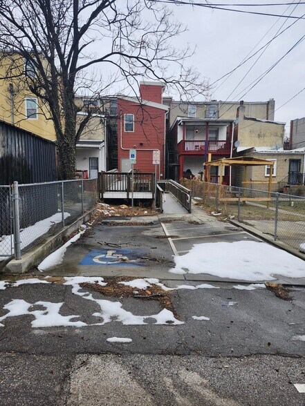 More Photos Of 1843 W Lexington St, Baltimore Office For Lease