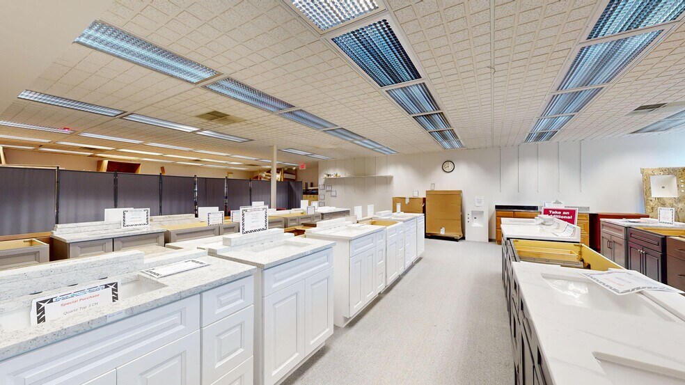 More Photos Of 39 S Milwaukee Ave, Wheeling Medical For Sale