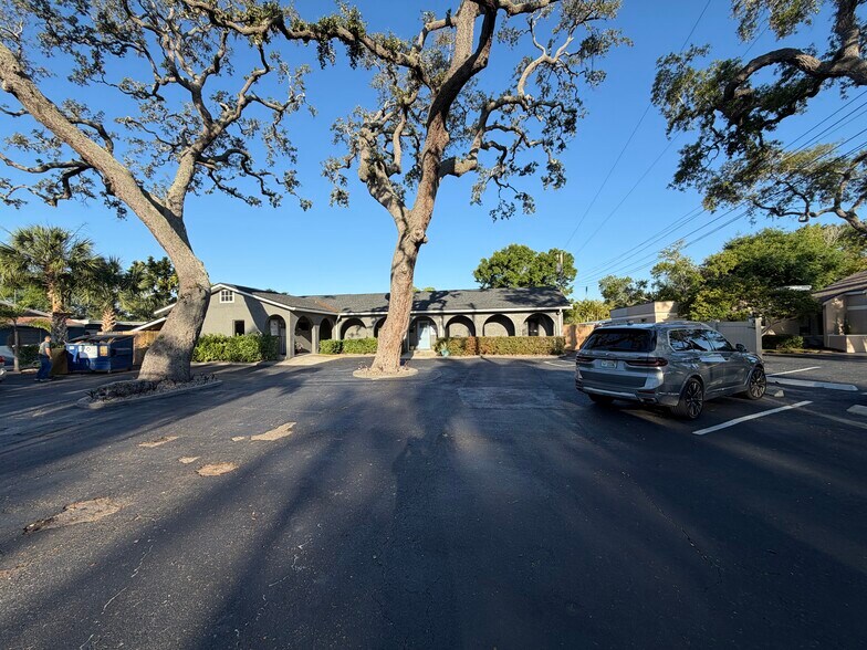 More Photos Of 11520 Oakhurst Rd, Largo Medical For Lease