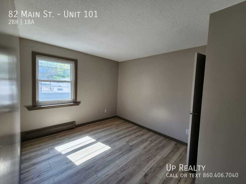 More Photos Of 82 Main St, East Hampton Apartments For Lease